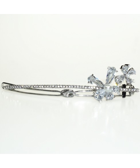 Luxurious Cubiczirconia Flower Barrette